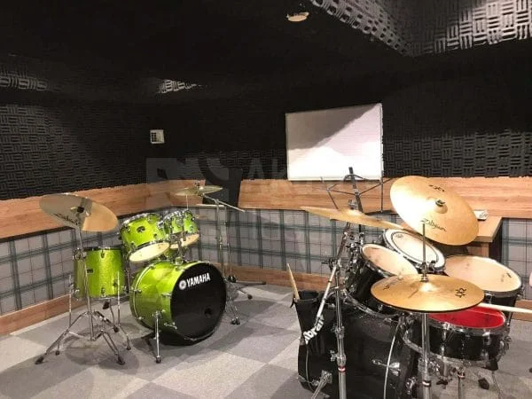 Kayıt odası akustiği için panel yerleşimi